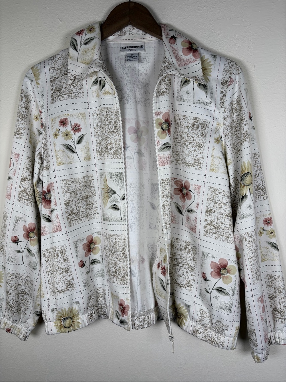 Alfred Dunner Petite 8P Floral Zip Jacket Beaded Sequin Patchwork Lightweight - Picture 5 of 12